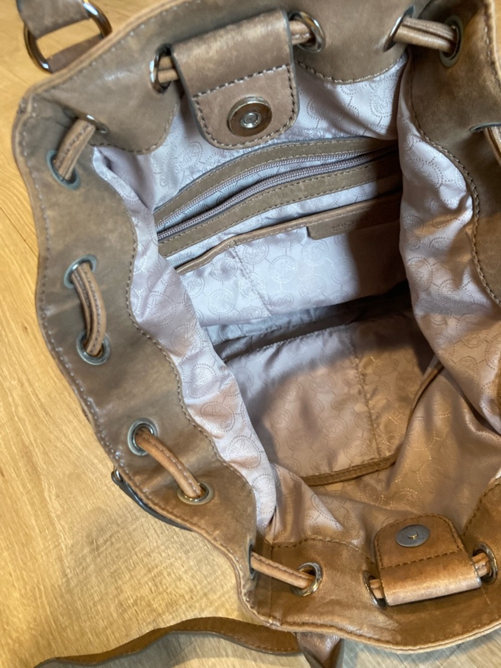 Michael Kors Tan Leather Shoulder Satchel Bag, Front Flap with Crossbody Strap - Picture 9 of 16